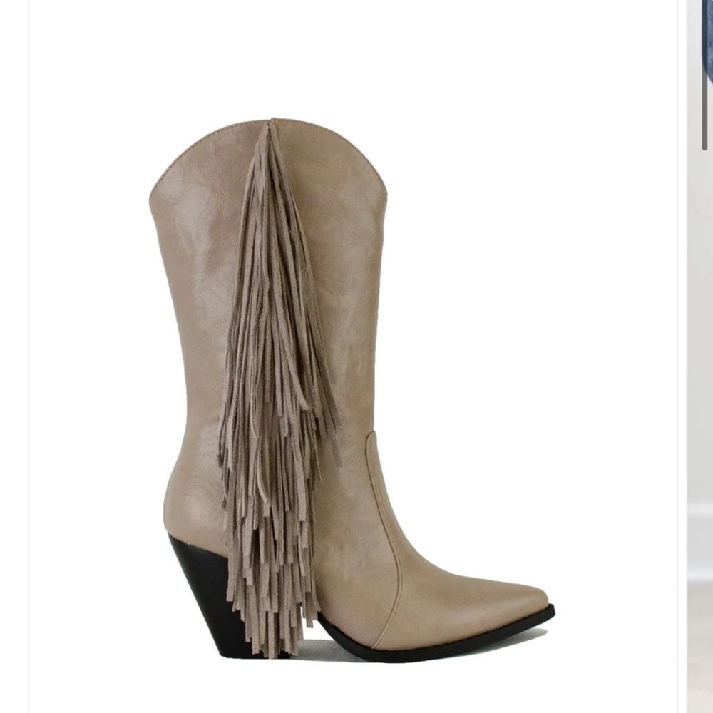 Sz 10 or 11 Women's Cream Western Boots fringe